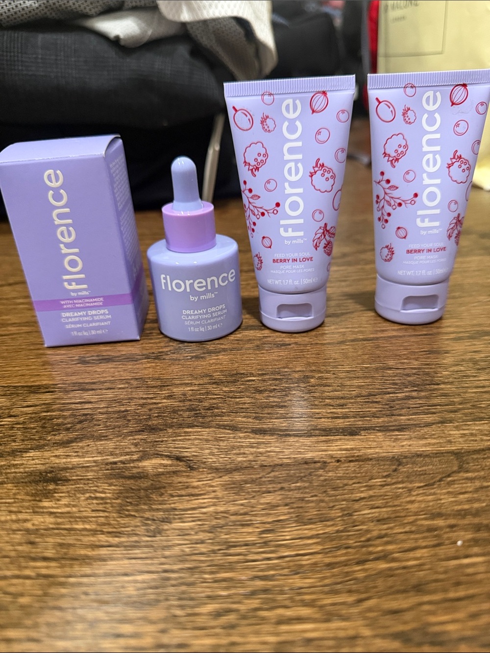 Florence By Mills Skincare Set - Dreamy Drops Serum, 2 Berry in Love pore masks